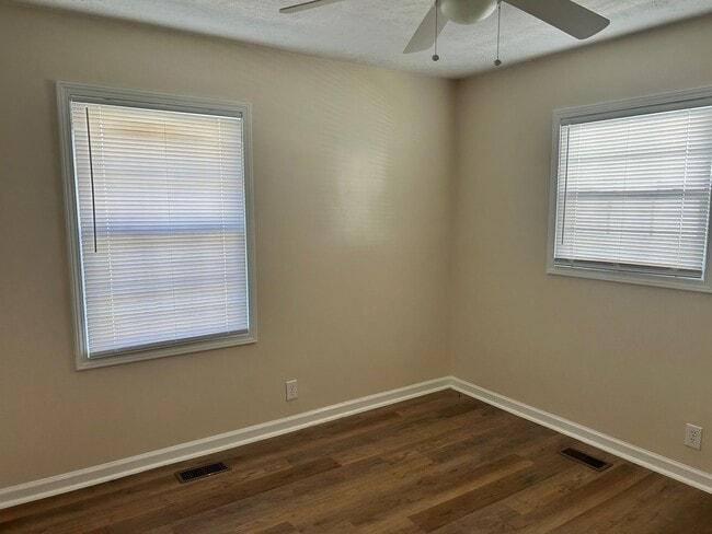 Building Photo - 511 Grey St