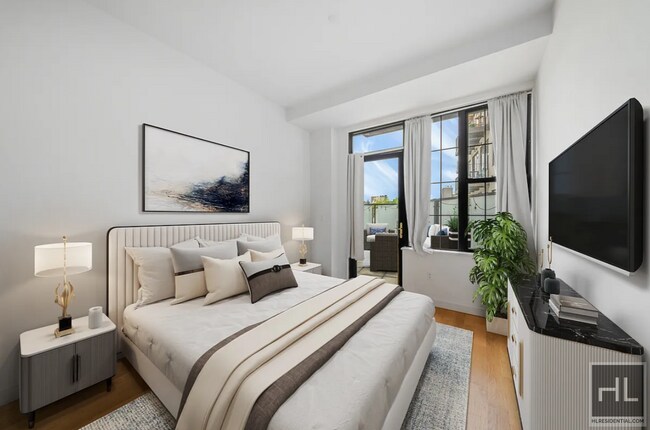Building Photo - Luxurious 2 bedroom/1 Bathroom apt w/priva...
