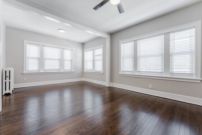 Building Photo - 5306 N Ashland Ave