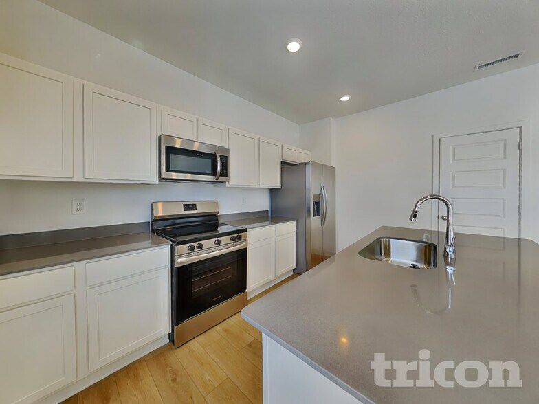 Building Photo - 11827 Moorfield Ln