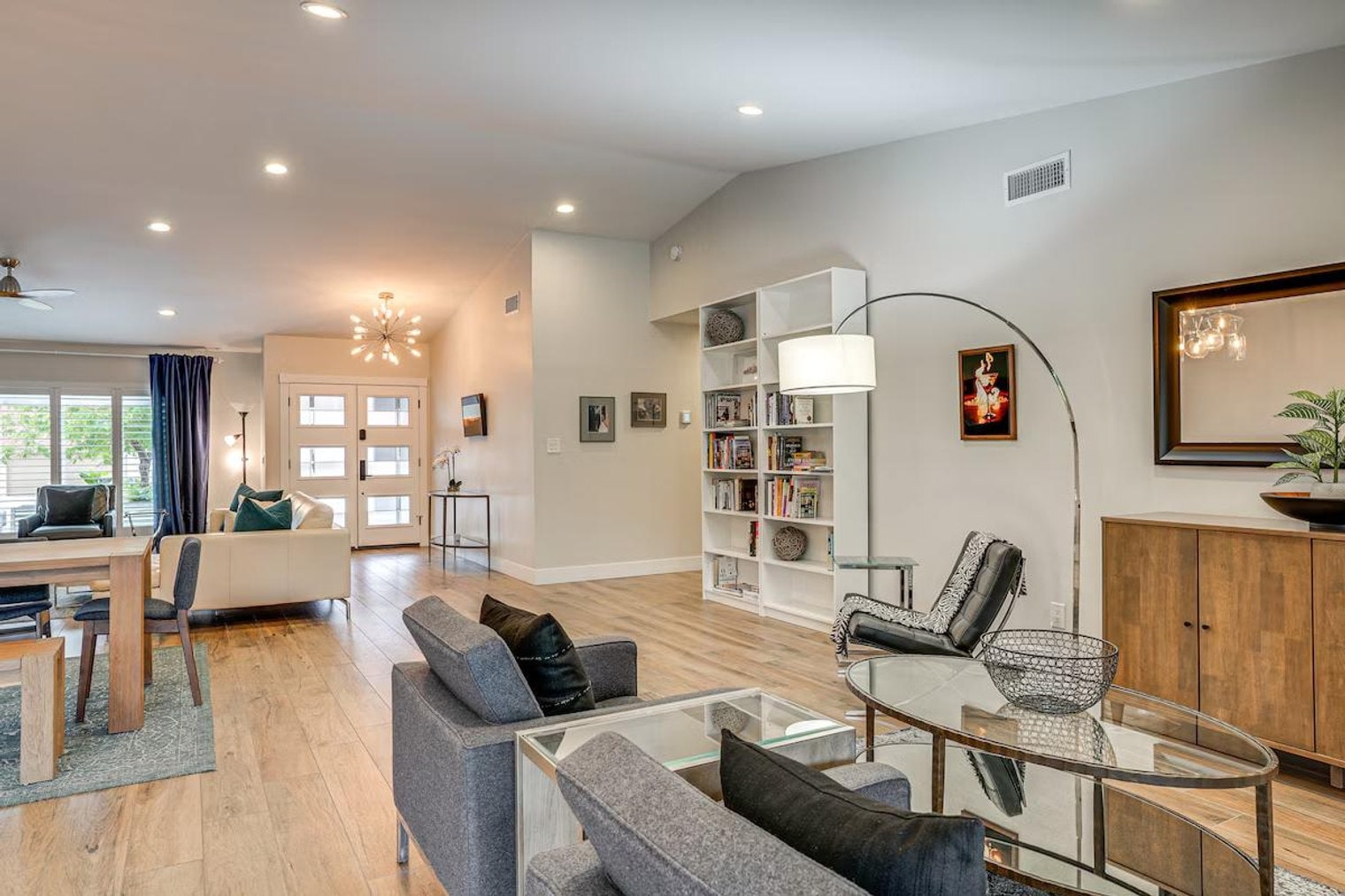 Building Photo - 2331 E Lupine Ave