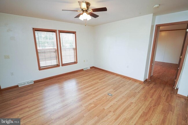 Building Photo - 12179 Country Dr