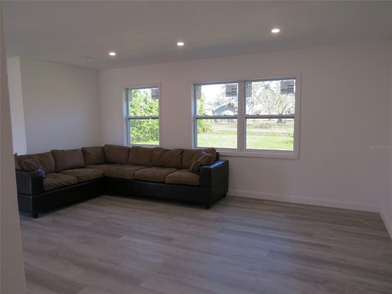 Livingroom - 8010 Hyde Park Ave