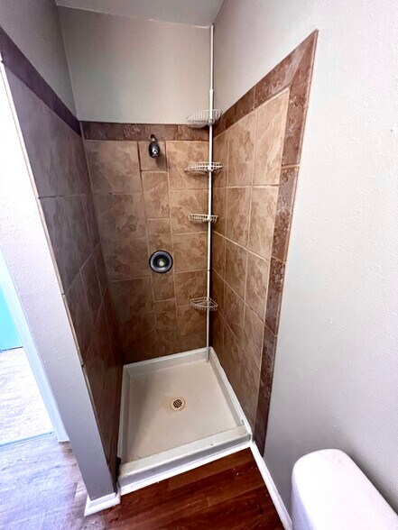 Building Photo - 211 Broadway Ave