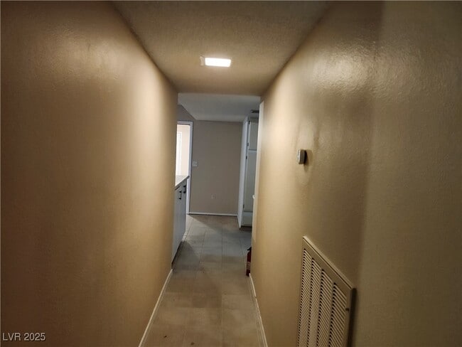 Building Photo - 2773 Heritage Ct