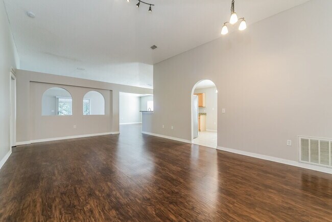 Building Photo - 2925 White Magnolia Loop