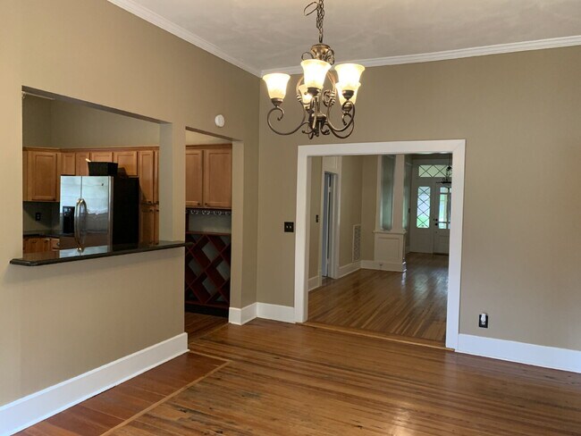 Building Photo - Stunning Renovated 4-Bedroom Home in Lakebottom with Screened Porch & Prime Location Near Fort Mo...