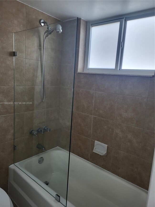 Building Photo - 1020 94th St