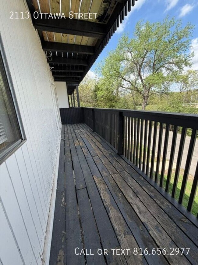 Building Photo - 2113 Ottawa St