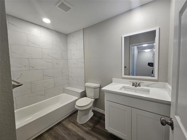 Building Photo - 2208 Teakwood Ct