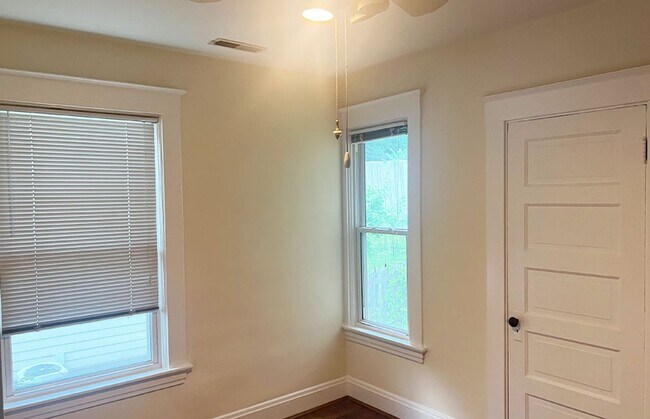 Building Photo - 3436 Lyleburn Pl