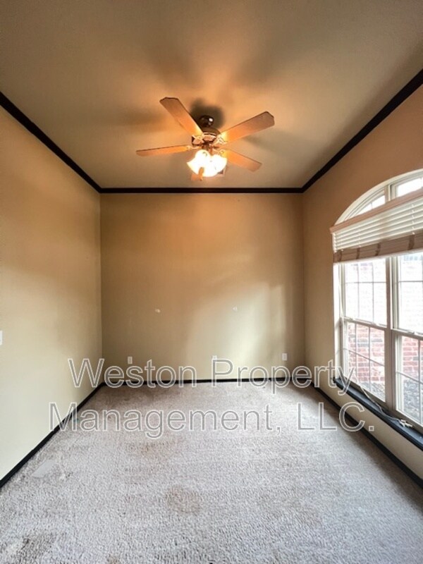 Building Photo - 19136 Cottonwood Ct