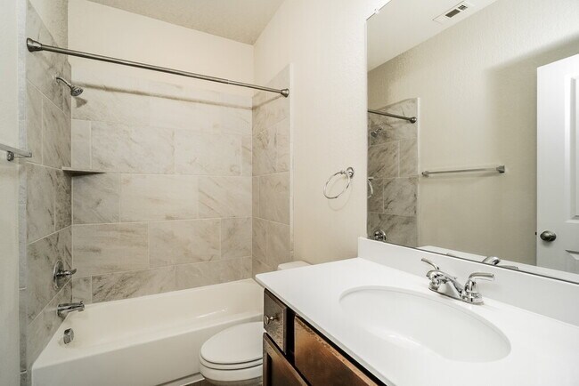 Building Photo - 441 Lacey Oak Lp