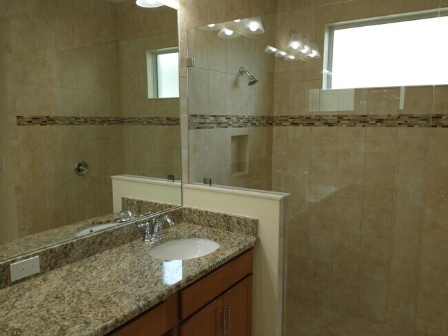 Building Photo - 4634 Pumello Dr