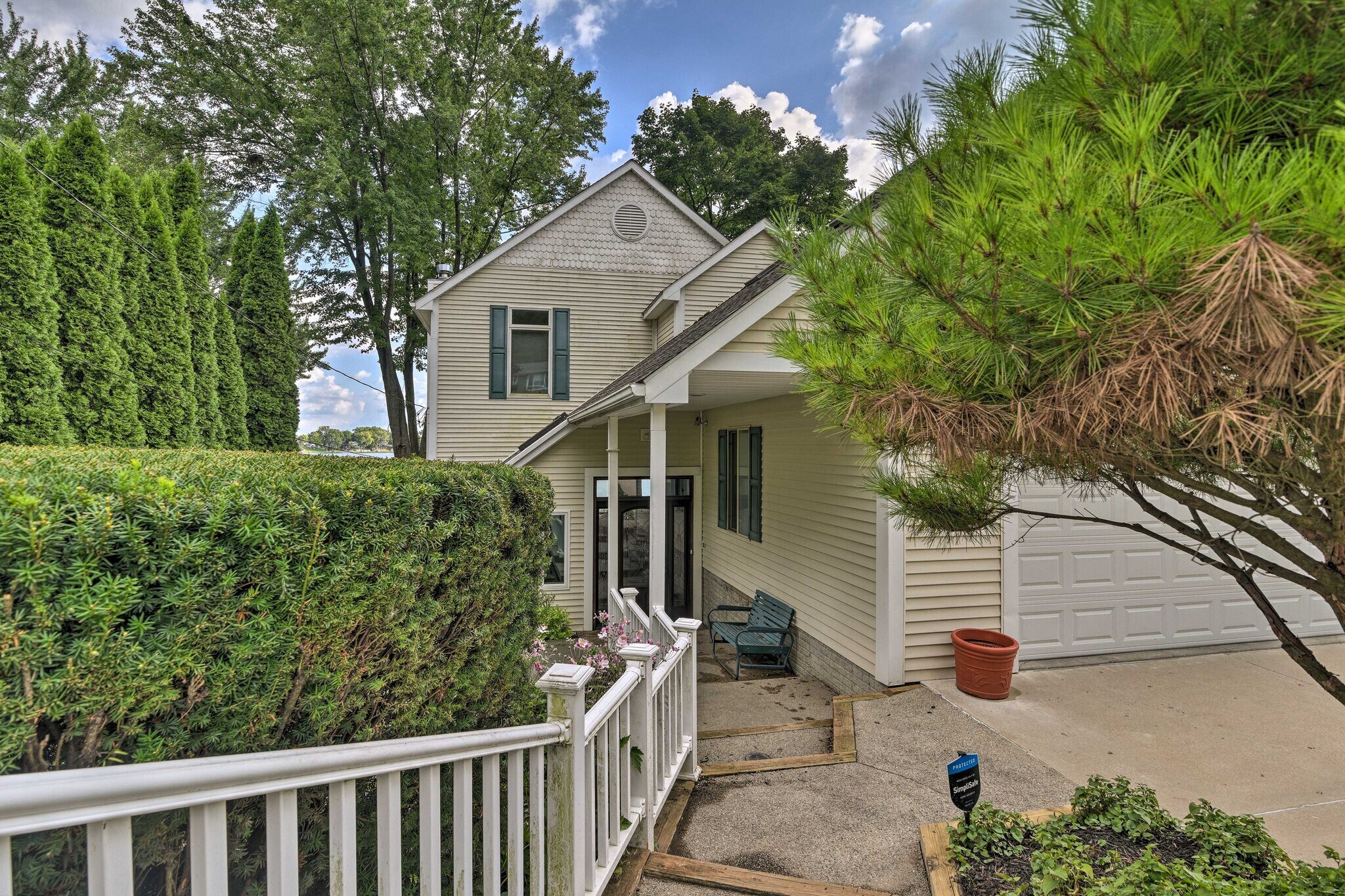 Front Entrance - 5027 Harp Dr
