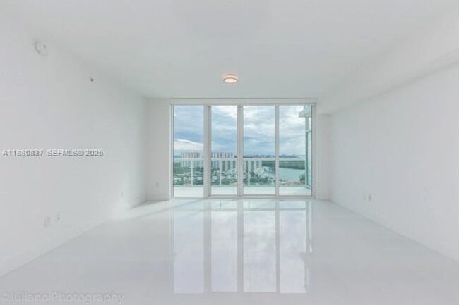 Building Photo - 400 Sunny Isles Blvd