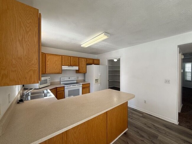 Building Photo - Peaceful Provo Townhome