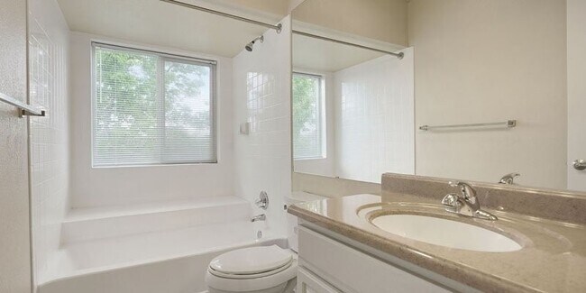 Building Photo - 676 Walden Cir