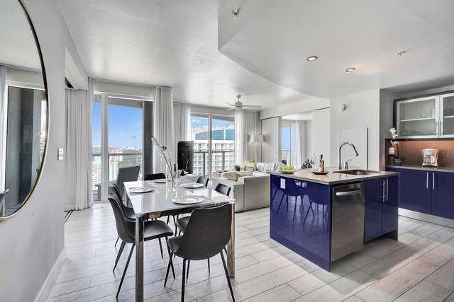 Building Photo - 3101 Bayshore Dr
