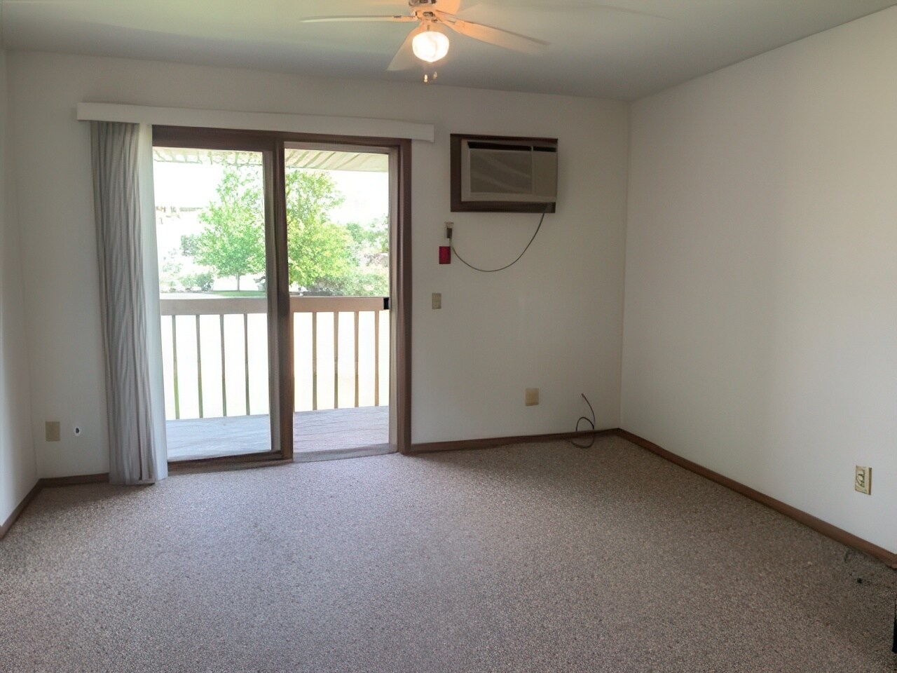 Building Photo - 691 Wood Violet Ln