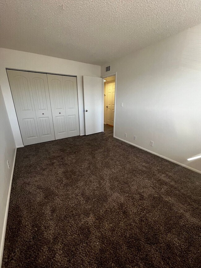 Building Photo - Chandler Townhome for rent!