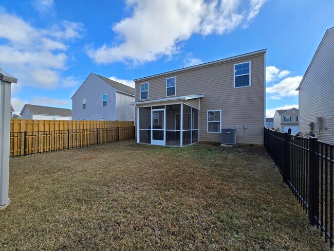 Building Photo - 1762 Camazay Dr