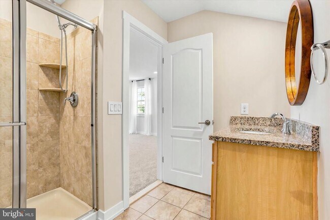 Building Photo - 121B Hagen Dr