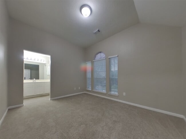 Building Photo - 3014 Rolling Fog Dr