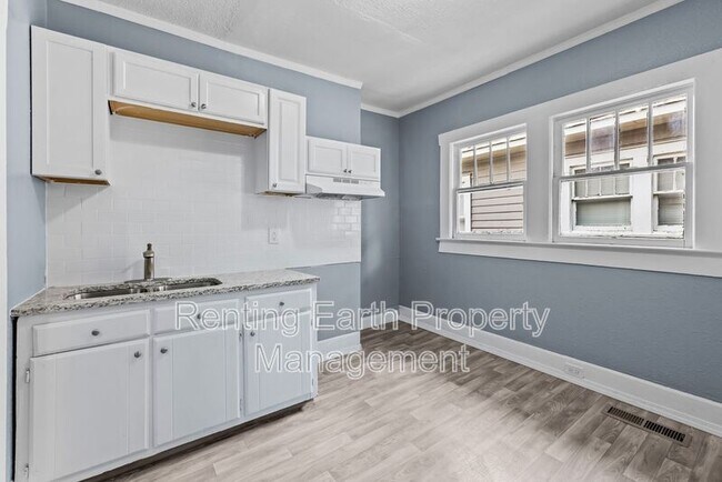 Building Photo - 2335 20th Place Ensley