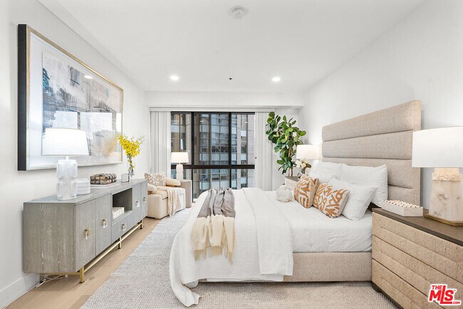 Building Photo - 10750 Wilshire Blvd