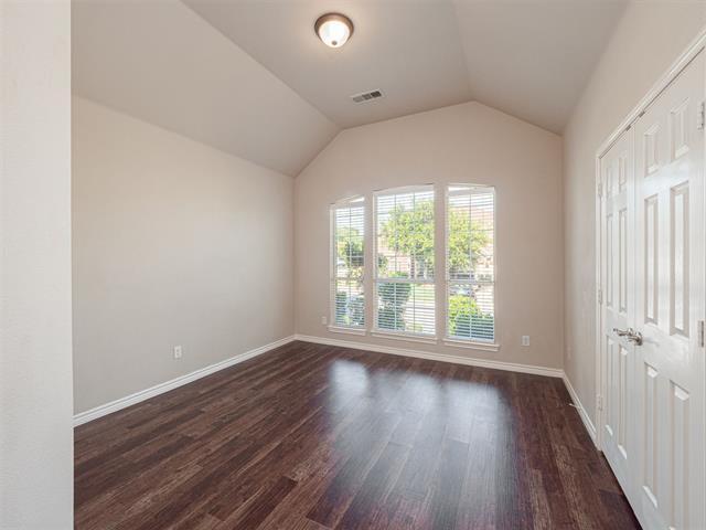 Building Photo - 5100 Tacoma Dr