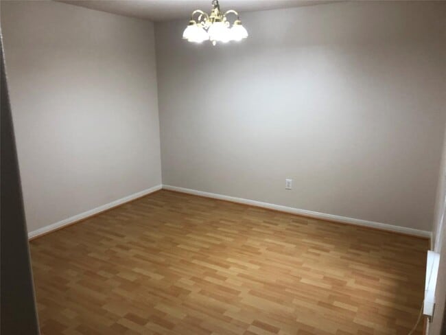Building Photo - 1617 Gaylord Dr
