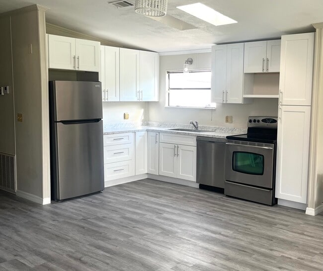 Building Photo - 2376 Case Ln