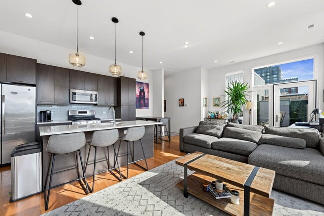 Building Photo - 1728 W Division St