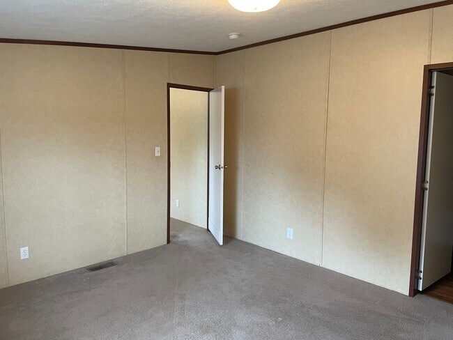Building Photo - 3 Bedroom 2 Bathroom-Manufactured Home In Shallotte NC