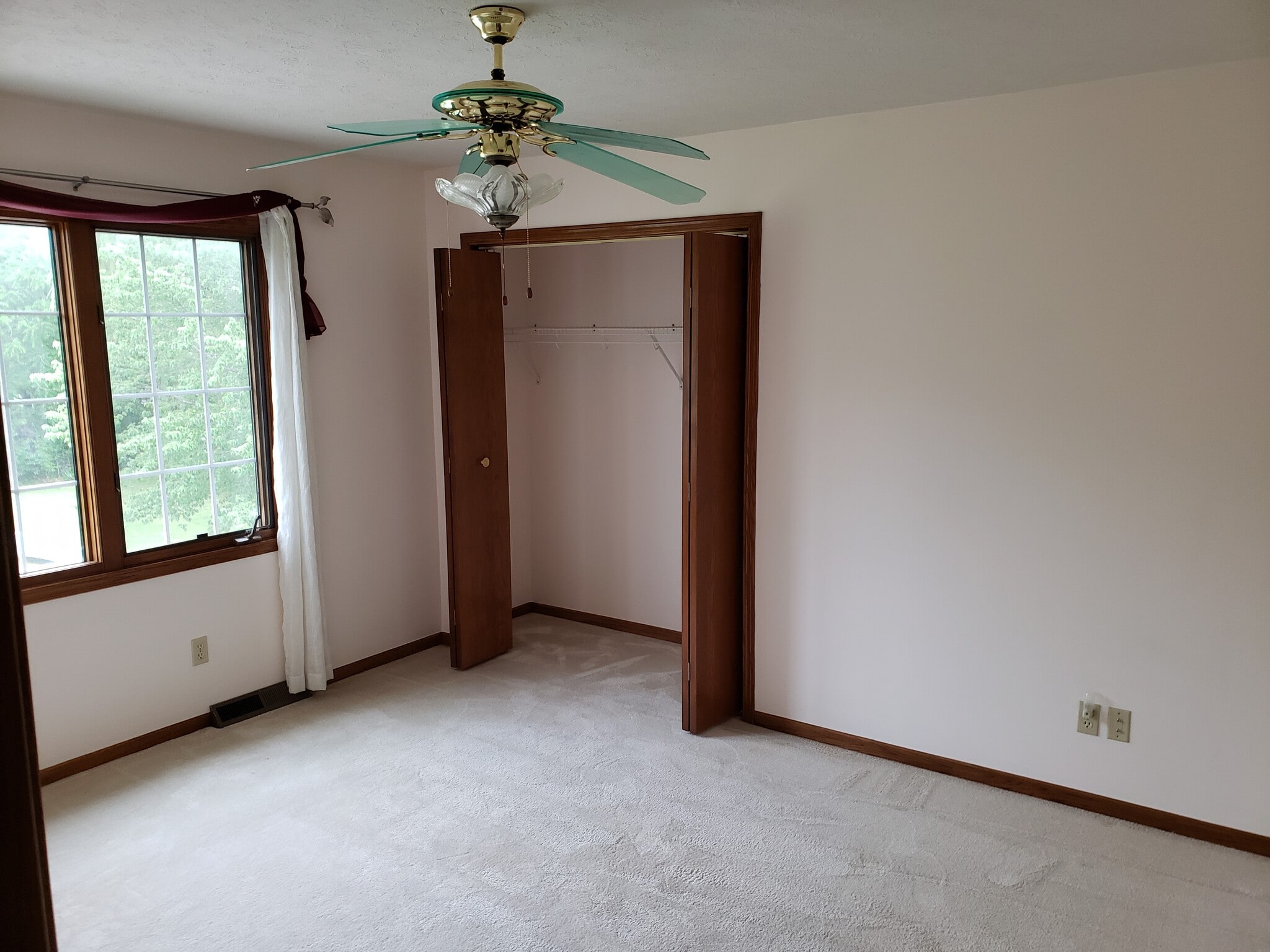 Building Photo - 5260 Silver Dawn Ln