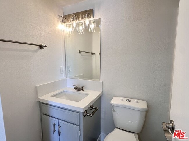 Building Photo - 9939 Topanga Canyon Blvd