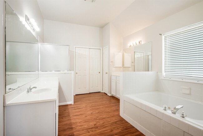 Building Photo - 3410 Santa Isabel Ct