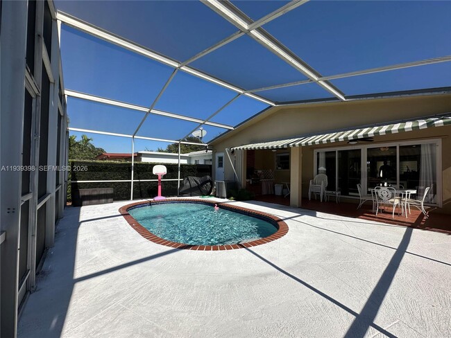 Building Photo - 120 Pocatella St