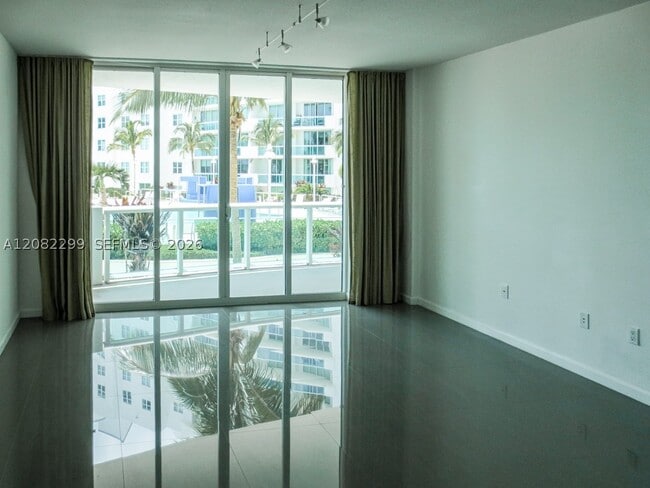 Building Photo - 7900 Harbor Island Dr