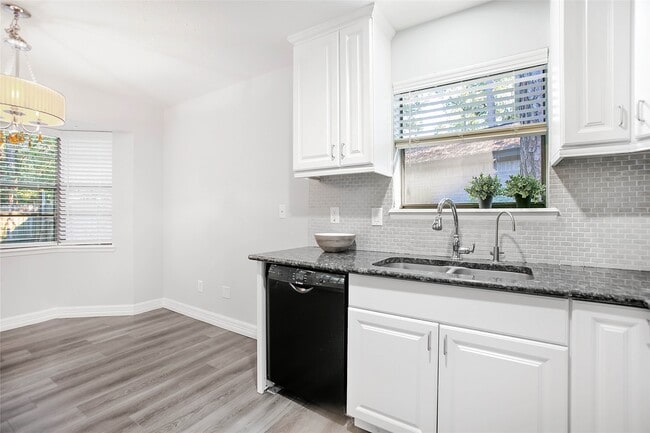 Building Photo - 56 E White Willow Cir