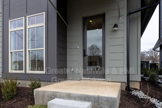 Building Photo - 537 Midnight Wy