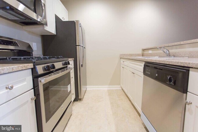 Building Photo - 727 Spruce St