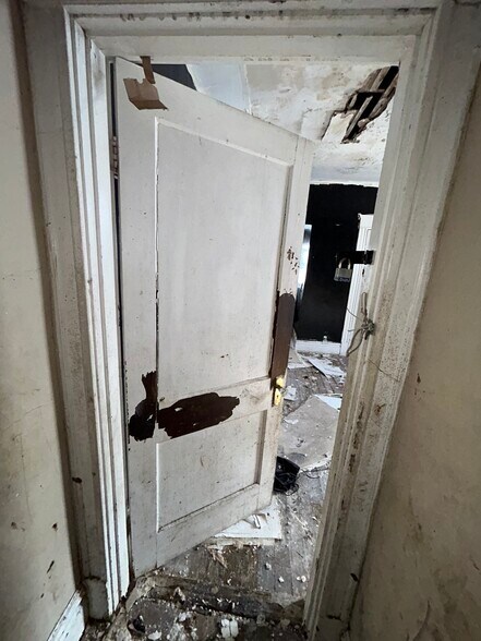 Building Photo - 1337 Walton Ave