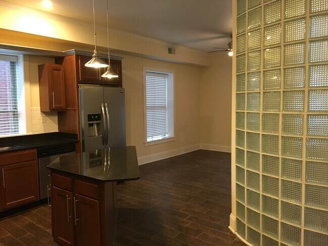 Building Photo - The Euclid Apartments