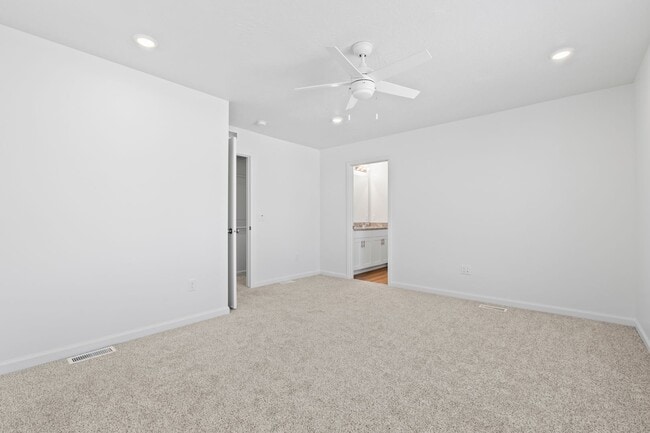 Building Photo - NEW Saratoga Springs Home