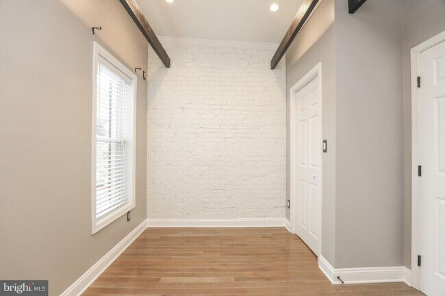 Building Photo - 544 Newton Pl NW