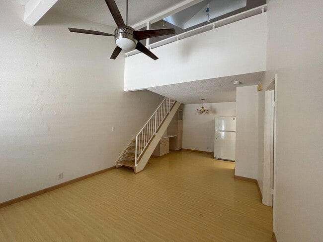 Building Photo - Crosspointe Centrally Located in Honolulu ...