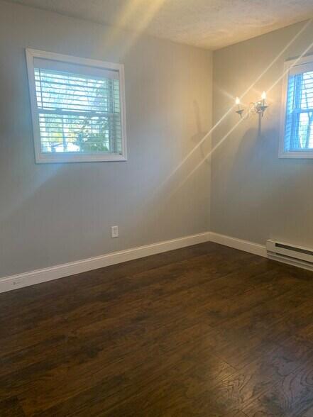 Building Photo - 2265 Cardinal Ave