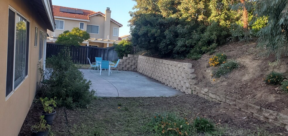 Building Photo - 25422 Lavender Cir